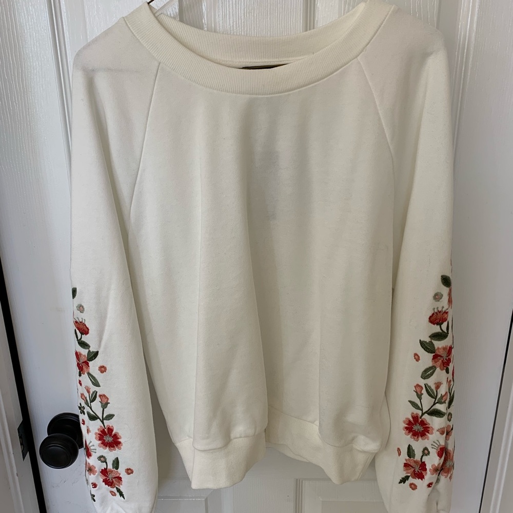 NWT! Miss Me floral sleeve sweatshirt